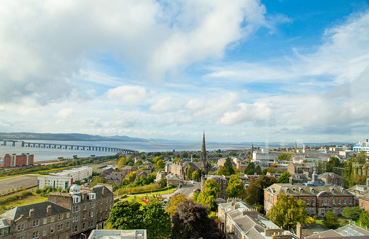 Discover Dundee Law. Apply NOW from Canada