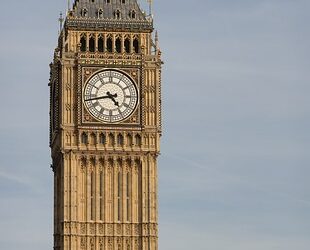 APPLY NOW for your spot! Study LAW in the UK