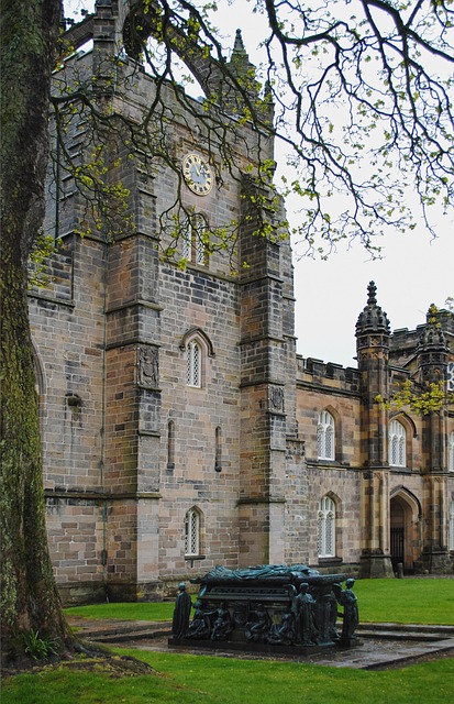 Apply NOW for Law at the Historic University of Aberdeen