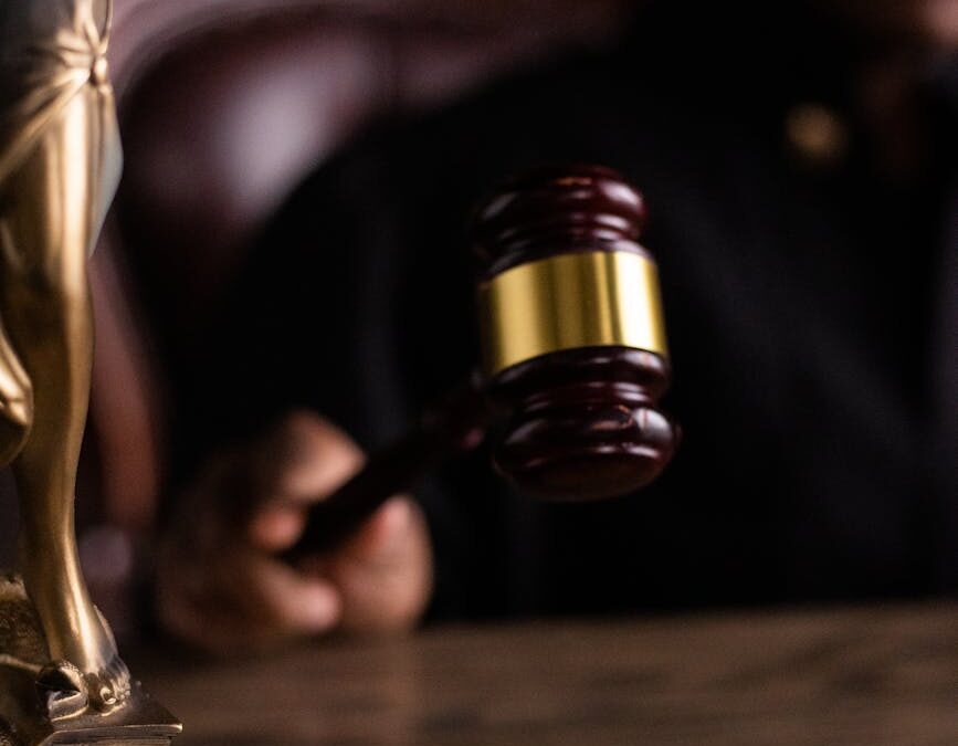 Applications STILL OPEN for 2 year LLB in the UK