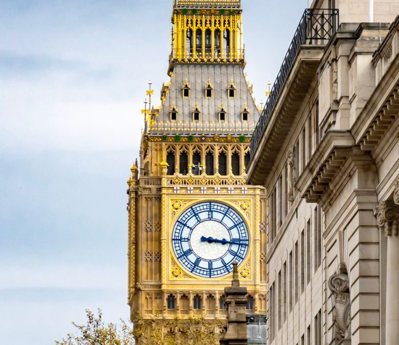 LAST MINUTE SPACES AVAILABLE TO STUDY IN THE UK