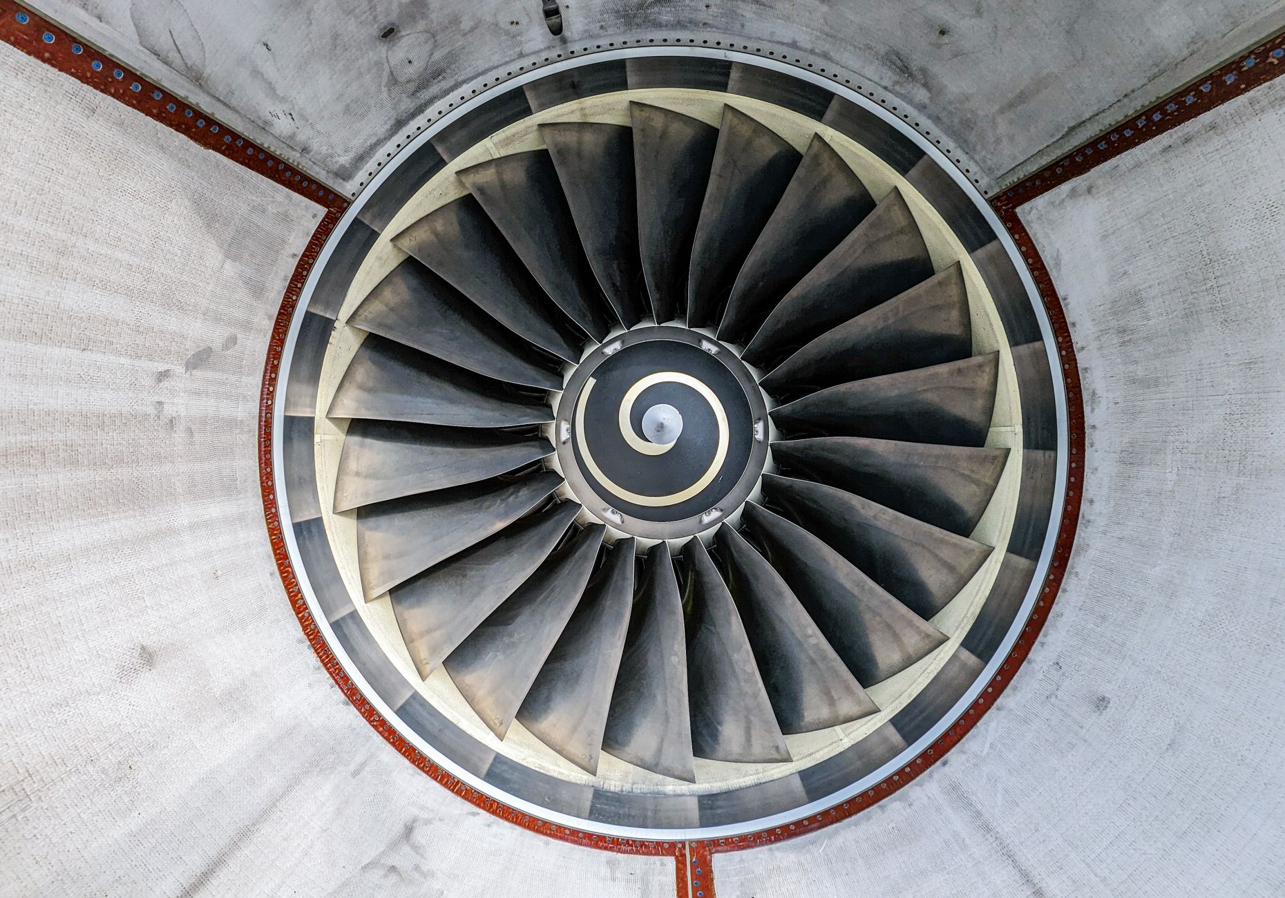 close up of propeller whirl